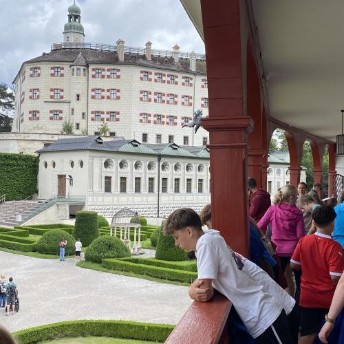 Innenstadt und Schloss Ambras in Innsbruck