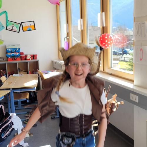 Cowgirl 1B