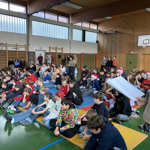 Weihnachtsfeier-Mittelschule