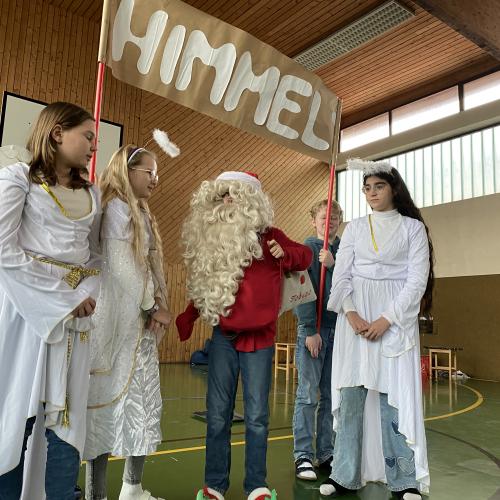 Weihnachtsfeier-Mittelschule