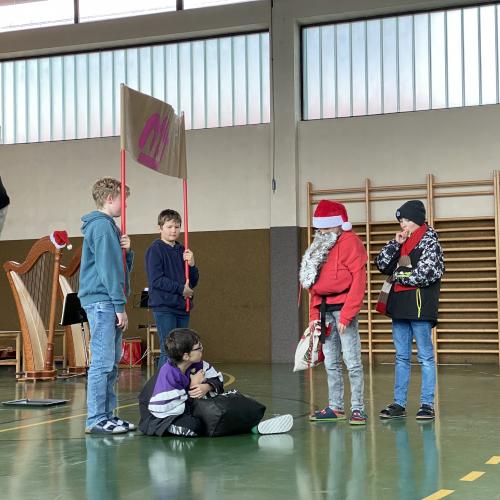 Weihnachtsfeier-Mittelschule