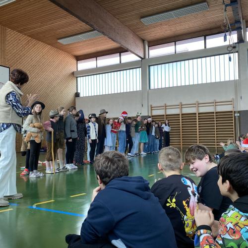 Weihnachtsfeier-Mittelschule