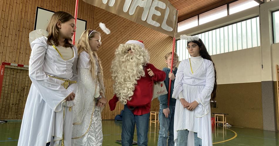 Weihnachtsfeier-Mittelschule